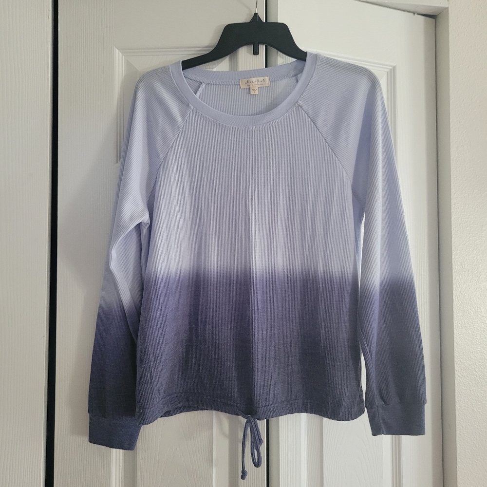 🟣Blue ombre long sleeve shirt